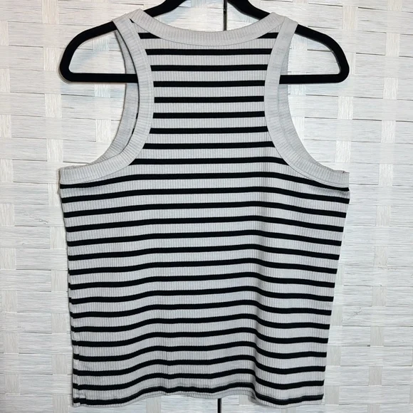 GAP Women’s Bundle (2) of Tank Tops - 
(1) Black/White and (1) Blue Size XL - Picture 3 of 13